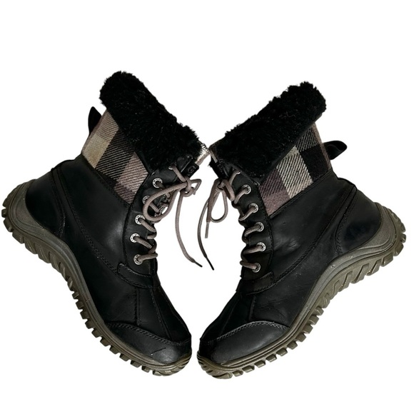 UGG Black Leather & Plaid Adirondack II Vibrum Waterproof Winter Boots Sz 8.5 - Picture 5 of 14
